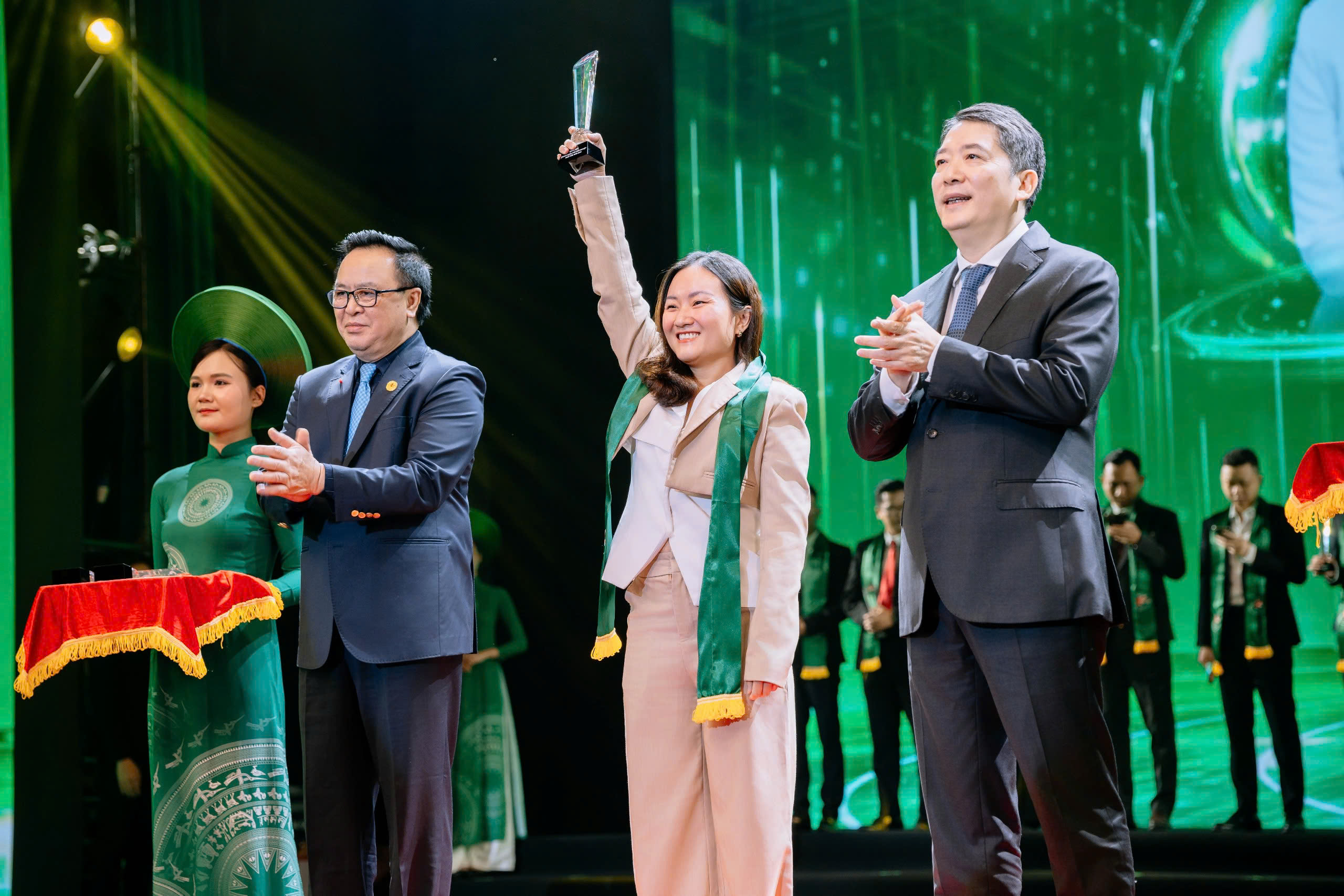 Chị Nguyễn Ngọc Lan Anh đạt danh hiệu Doanh nhân trẻ khởi nghiệp xuất sắc 2026.